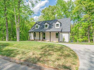 1512 Brentwood Dr, Athens, TN 37303
