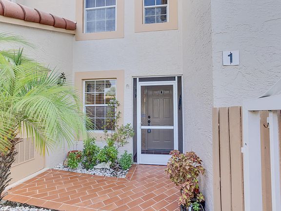 3rd image of 14404 Emerald Lake Dr APT 1