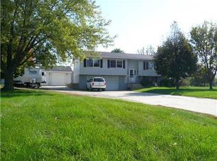 110 S Mentzer Rd, Robins, IA 52328