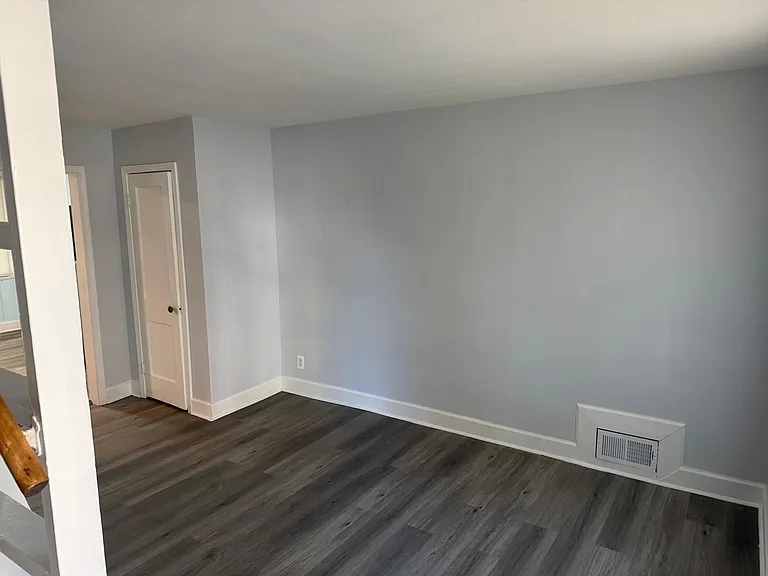 302 Denison St — Photo 11