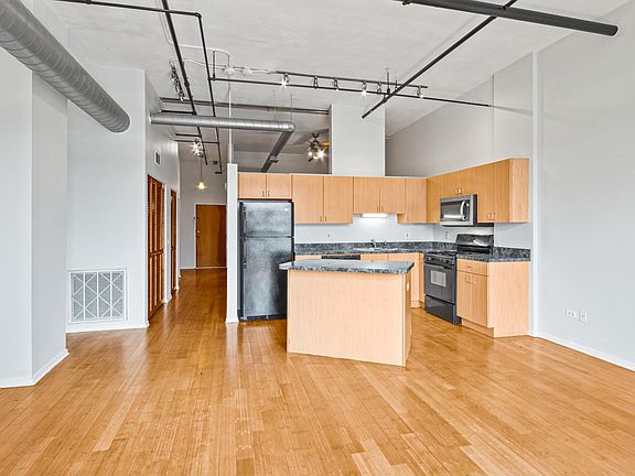 4th image of 2024 S Wabash Ave APT 205