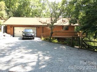 224 Viking Trl, Hendersonville, NC 28739
