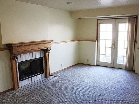 4th image of 5927 S Woodview Dr