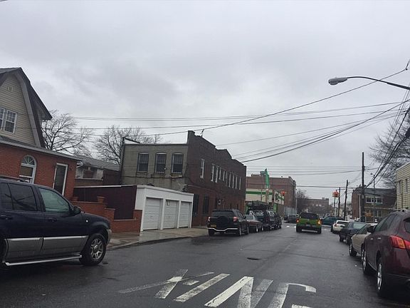 5th image of 10133 132nd St