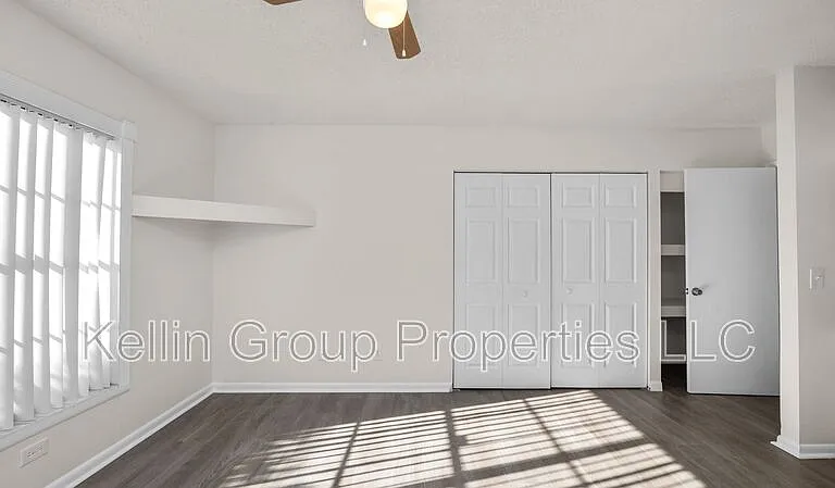 303 Regal Park Dr — Photo 22