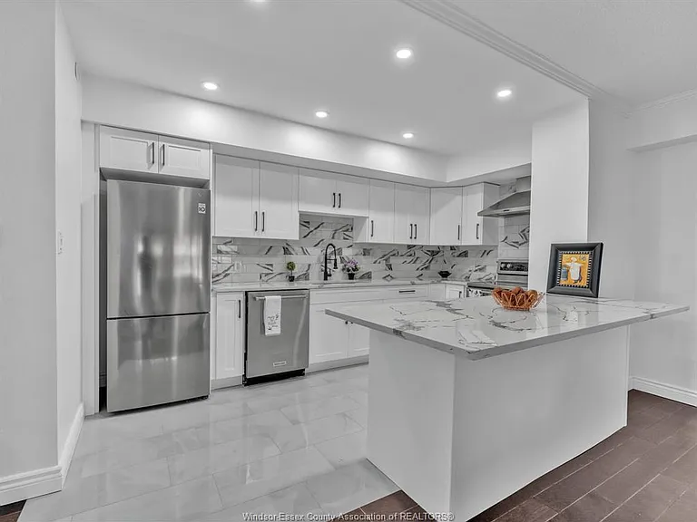 5125 Riverside Dr E #202 — Photo 6