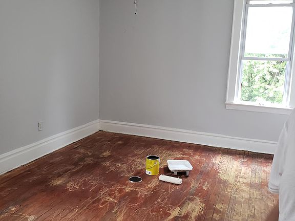 5th image of 474 Leslie St APT 2