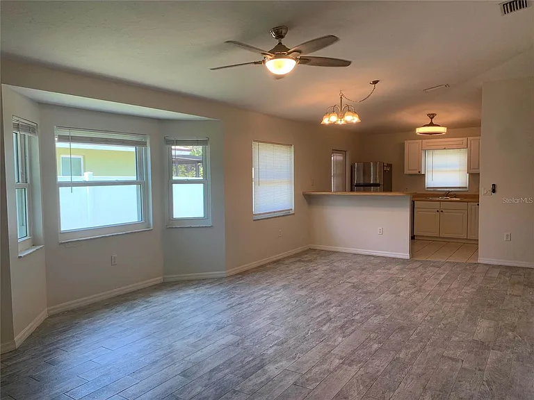 1875 Vamo Dr — Photo 5