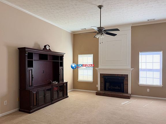 2nd image of 975 Laurel Cove Dr