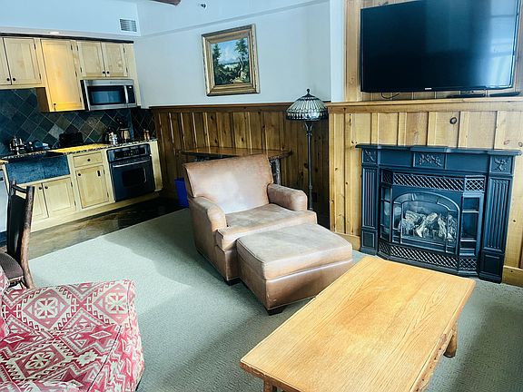 5th image of 7 Whiteface Inn Lane Int #214-9