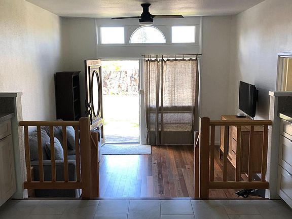 Entrance/living room