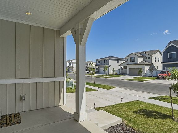 4th image of 154 E Parade Ave