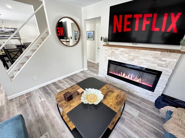 7 Blue Heron Ter, Highland Lakes, NJ 07422