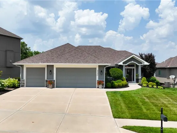 5062 NW Messina Ct, Riverside, MO 64150