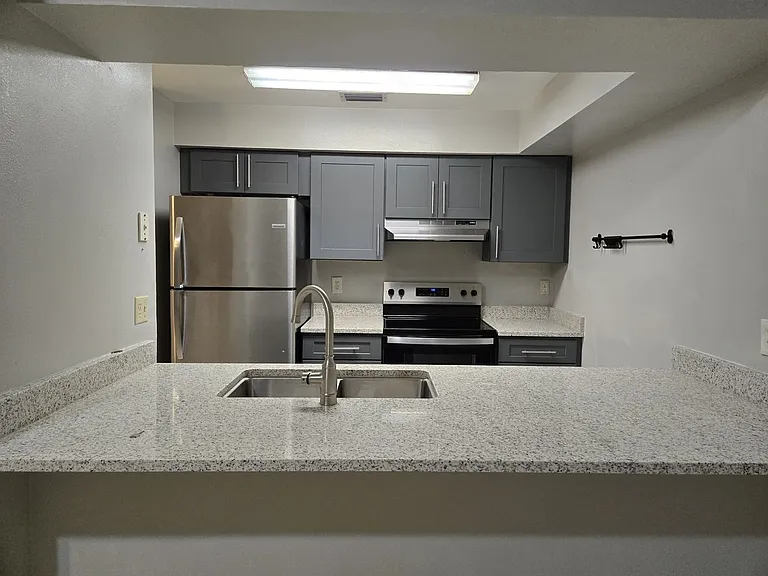 2738 Hunt Club Ln — Photo 9