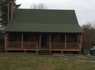 704 Hampton Way Dr, Winston Salem, NC 27107