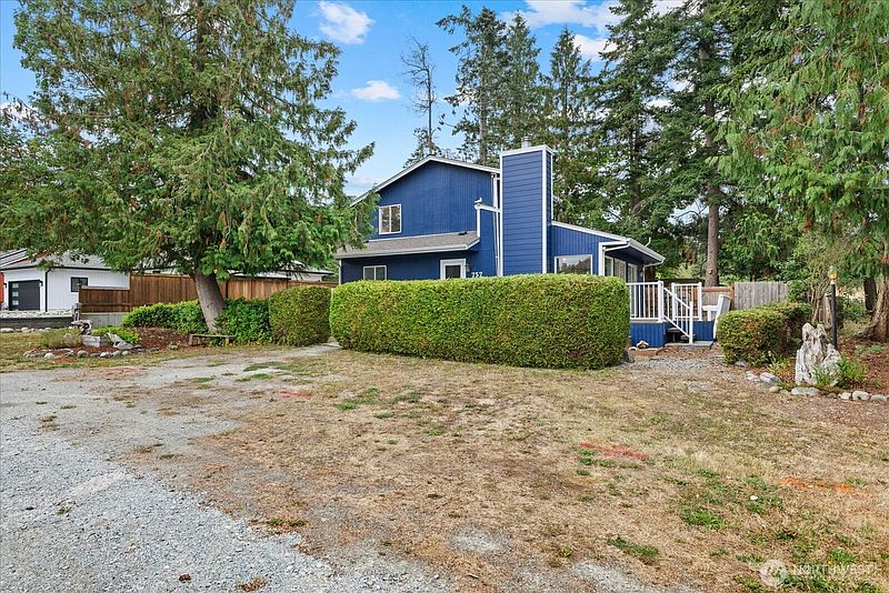 5th image of 757 Commodore Ln