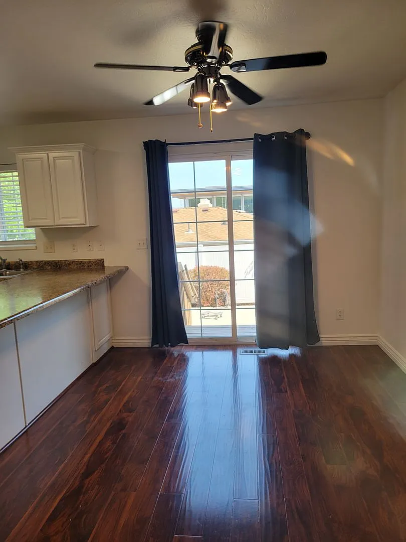 Huge Townhome in coveted East Cottonwood Heights! — Photo 4