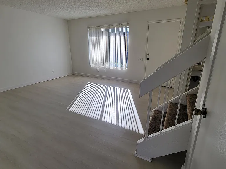 4475 Anne Sladon St — Photo 4