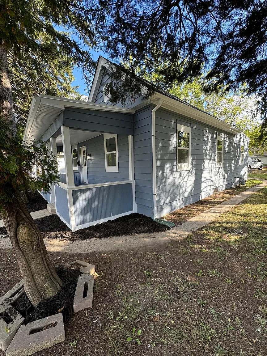 1827 Aberdeen Ave photo 1