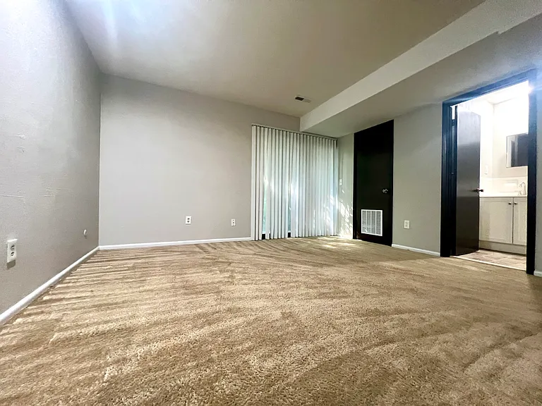 605 N Charles St #19 — Photo 7