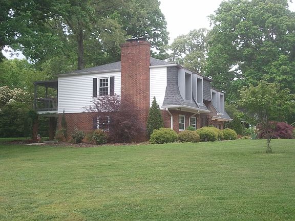 5th image of 1 Warfield Ct