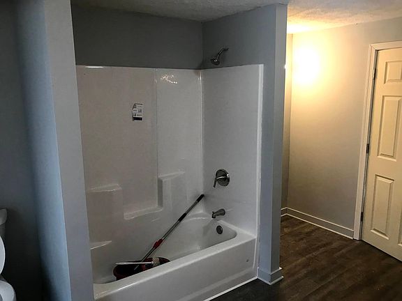 2nd image of 1506 Northmoreland Blvd #1