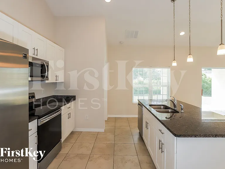1620 Patio Ter — Photo 7