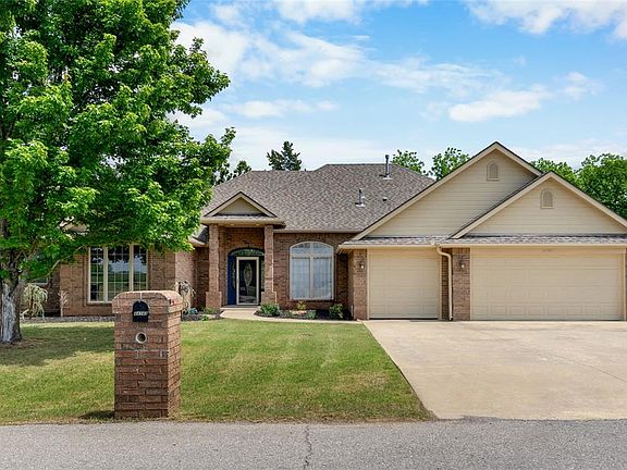 3rd image of 44743 Kingsbury Ln