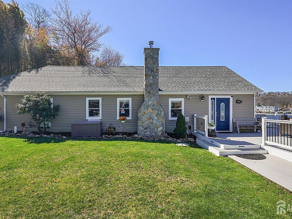 1st image of 373 Lakeside Blvd