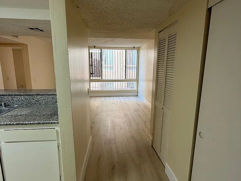 807Bunk — Photo 19