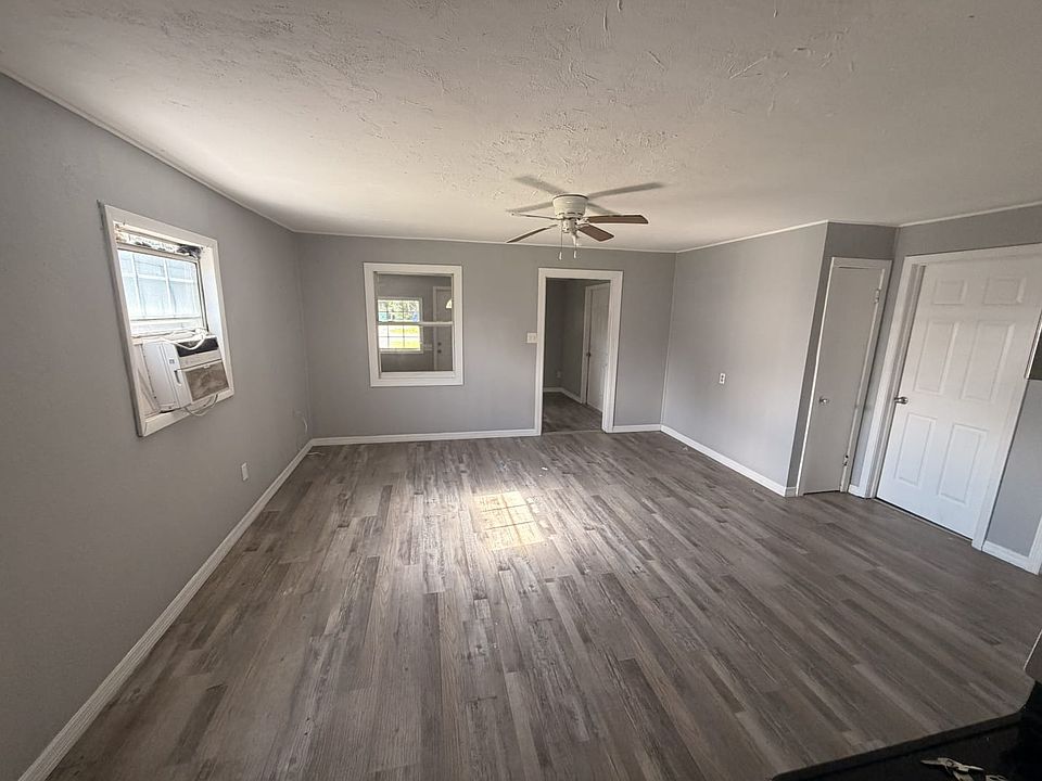 1st image of 1418 Woodlawn Ave