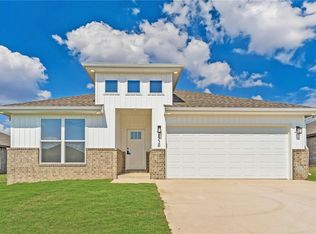 1720 Farmer St, Pea Ridge, AR 72751