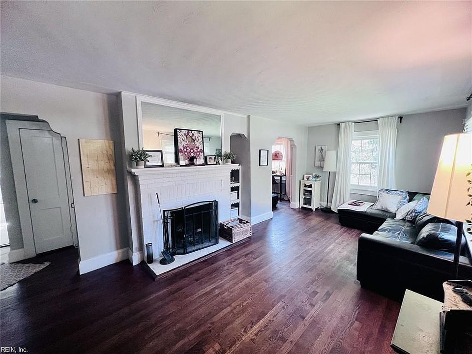 1st image of 409 E Randall Ave