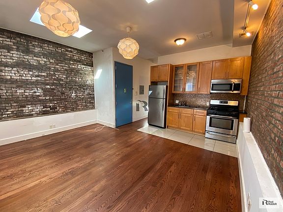 3rd image of 666 Franklin Ave #3C