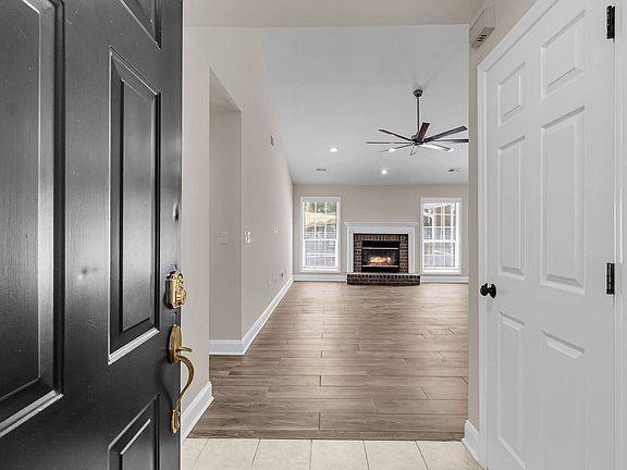 4th image of 8354 Longridge Rd