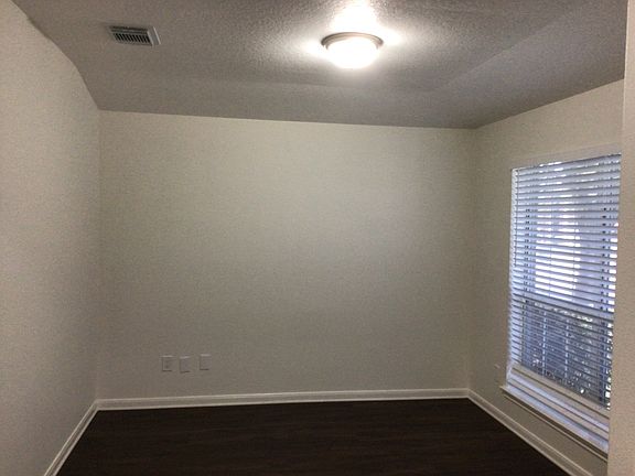 3rd image of 9915 Driftwood Park Dr