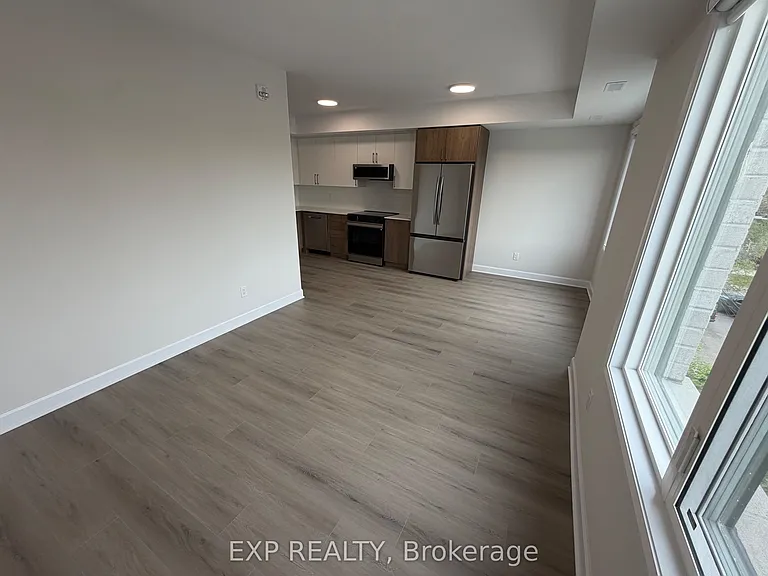 258 Montfort St — Photo 7