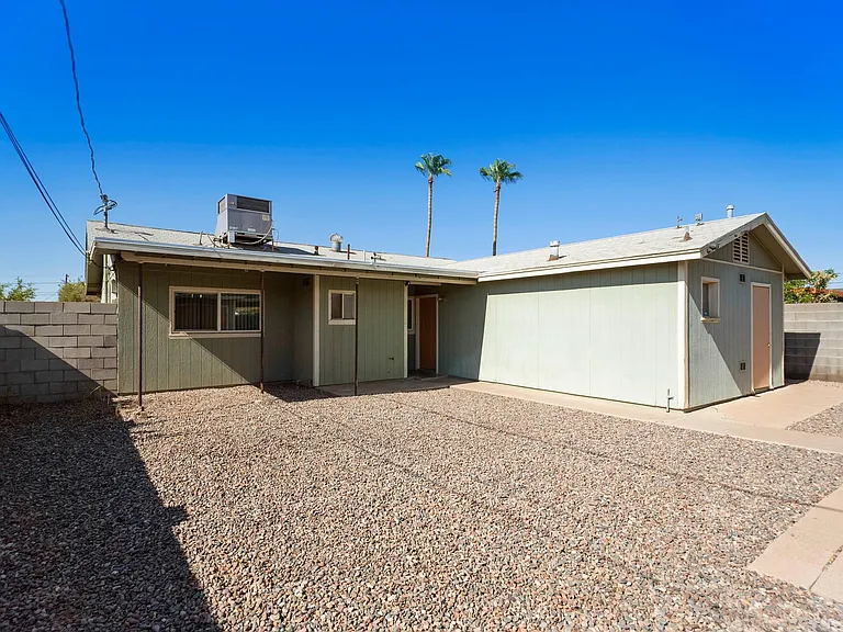 2045 E Don Carlos Ave — Photo 9