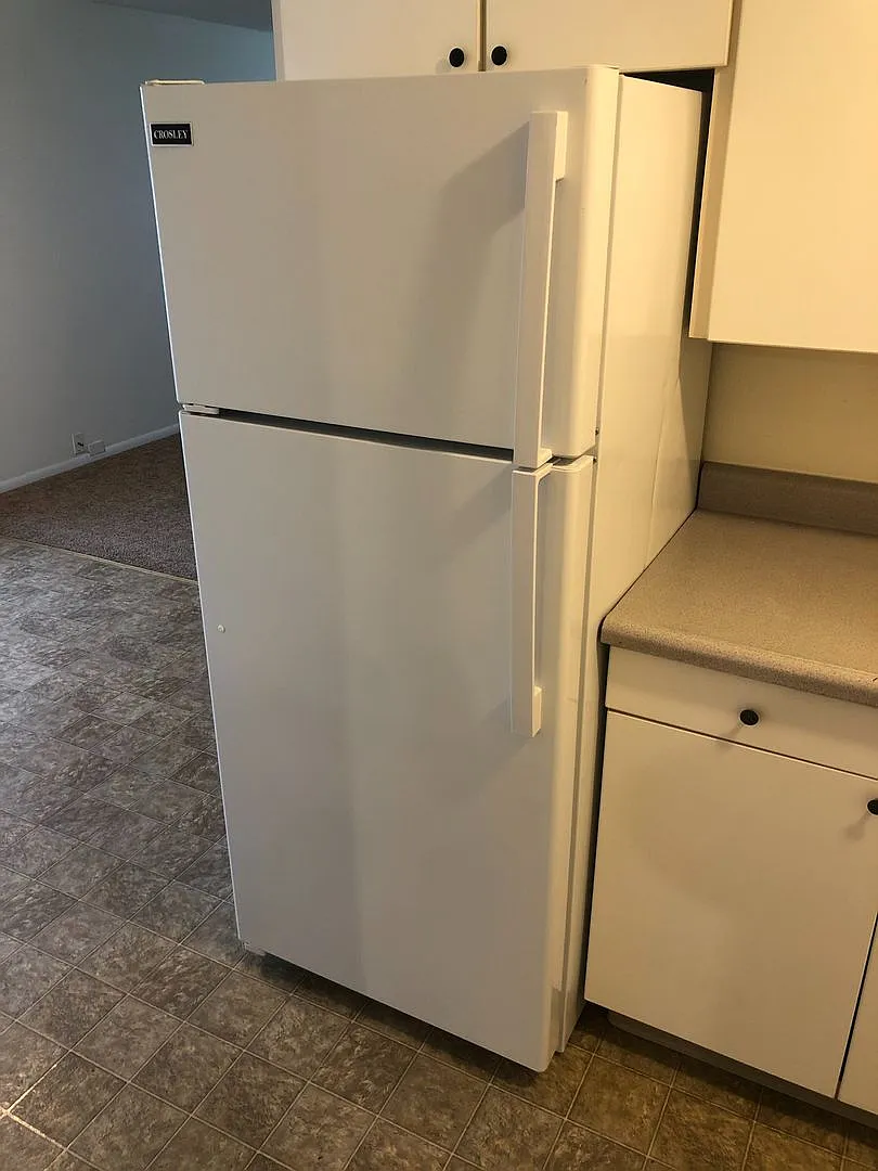 Half Off Your 1st Full Month of Rent! Three Bedroom Duplex in South East Salem — Photo 4