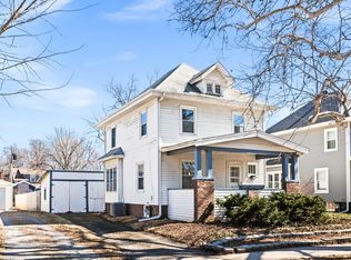 410 Woodland Ave, Bloomington, IL