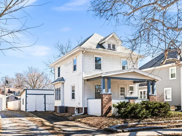 410 Woodland Ave, Bloomington, IL 61701