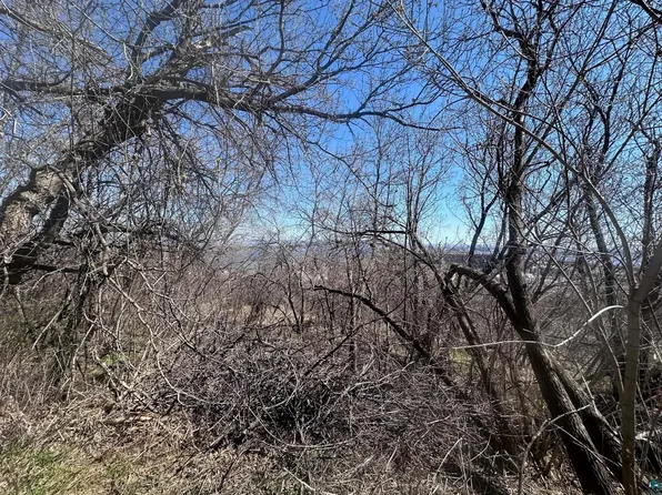 1010 W 2nd St, Duluth, MN 55805