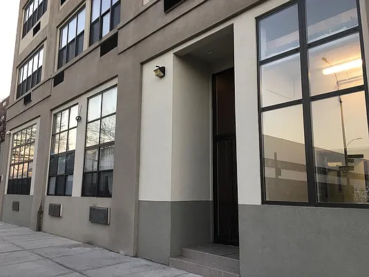 Rented by Manhattan Management LLC | media 75