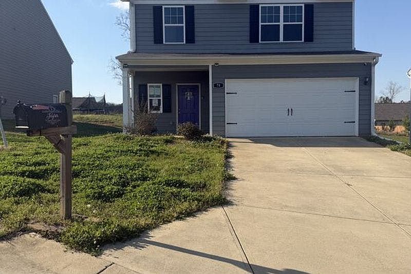 1st image of 70 Farmhouse Ln