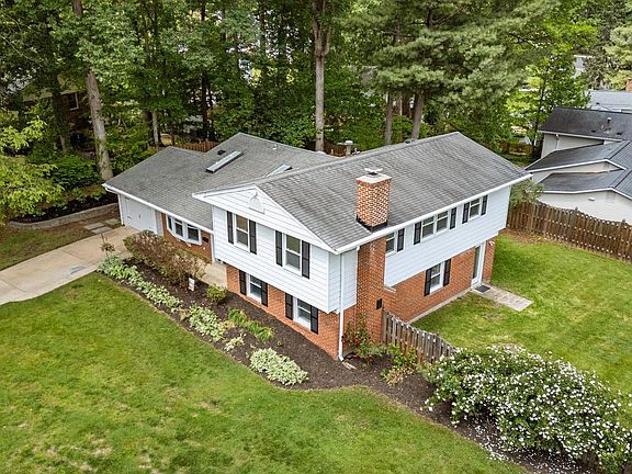 5th image of 6800 Seton Ct