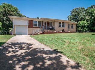 22 Van Ct, Hurst, TX 76053