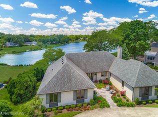 511 Lake Shore Dr N, Barrington, IL 60010