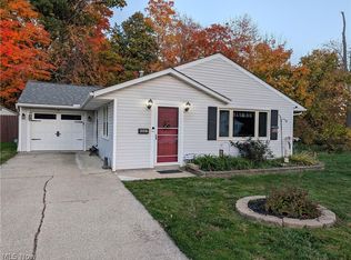 4885 Robinwood Dr, Mentor, OH 44060