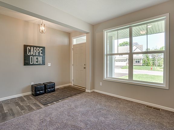 Photos of a similar Foster model